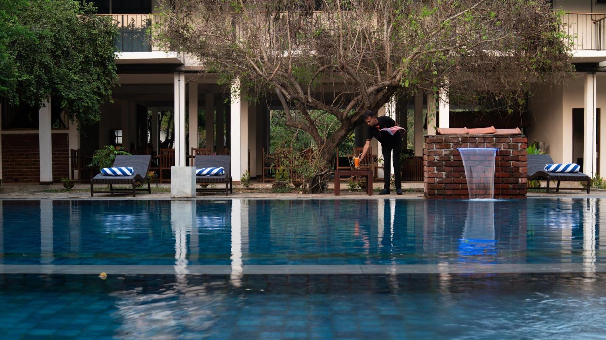 Lario Resort Sigiriya Exteriör bild