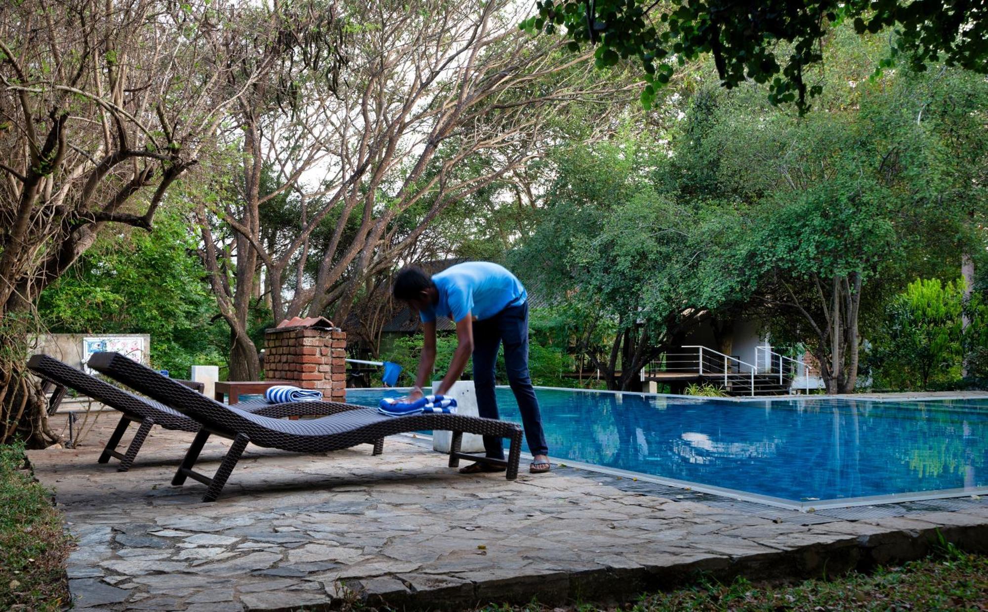 Lario Resort Sigiriya Exteriör bild